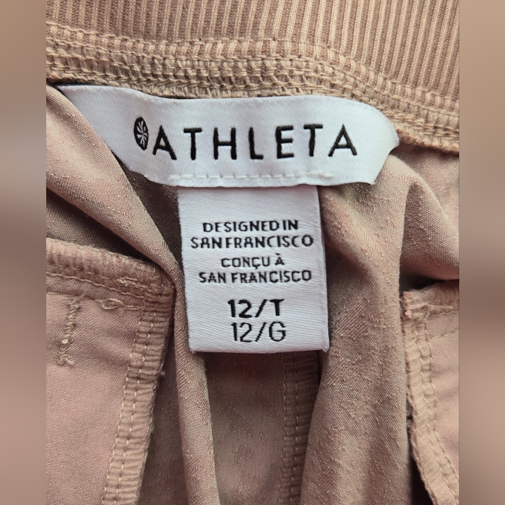 Athleta Brooklyn Textured Ankle Pant - Size 12 TallCondition: Excellent Pre-ow - Picture 5 of 6
